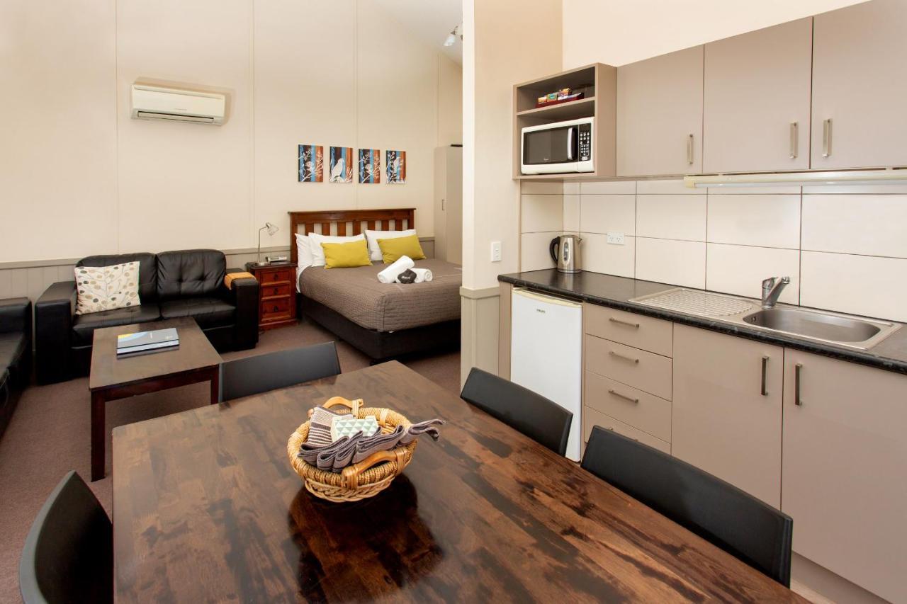Queenstown Top 10 Holiday Park Экстерьер фото