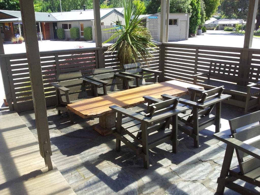 Queenstown Top 10 Holiday Park Экстерьер фото