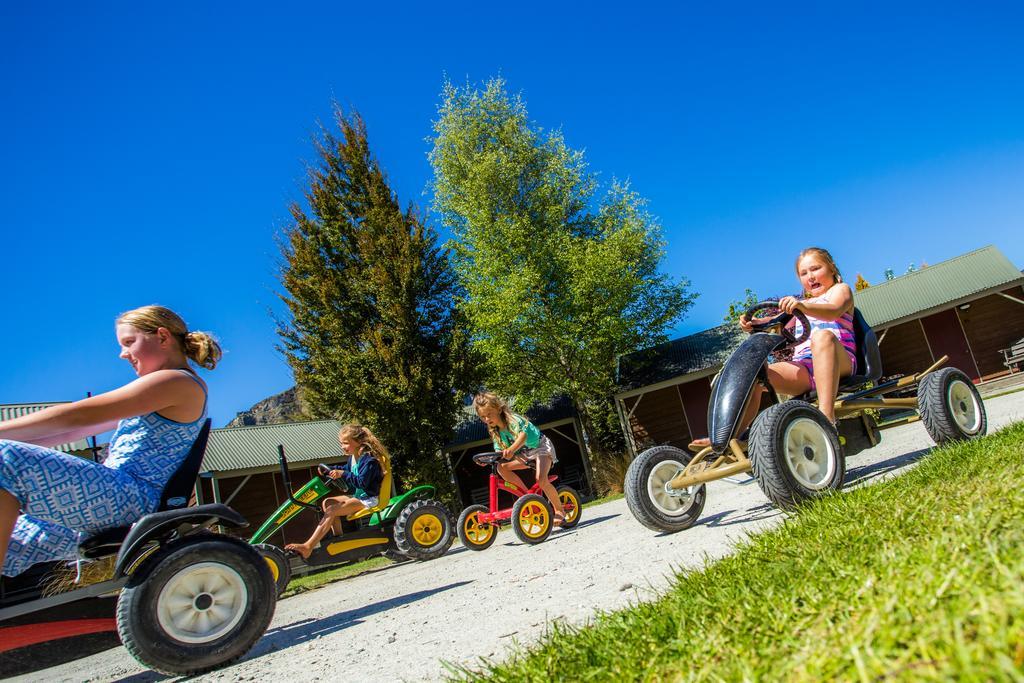 Queenstown Top 10 Holiday Park Экстерьер фото