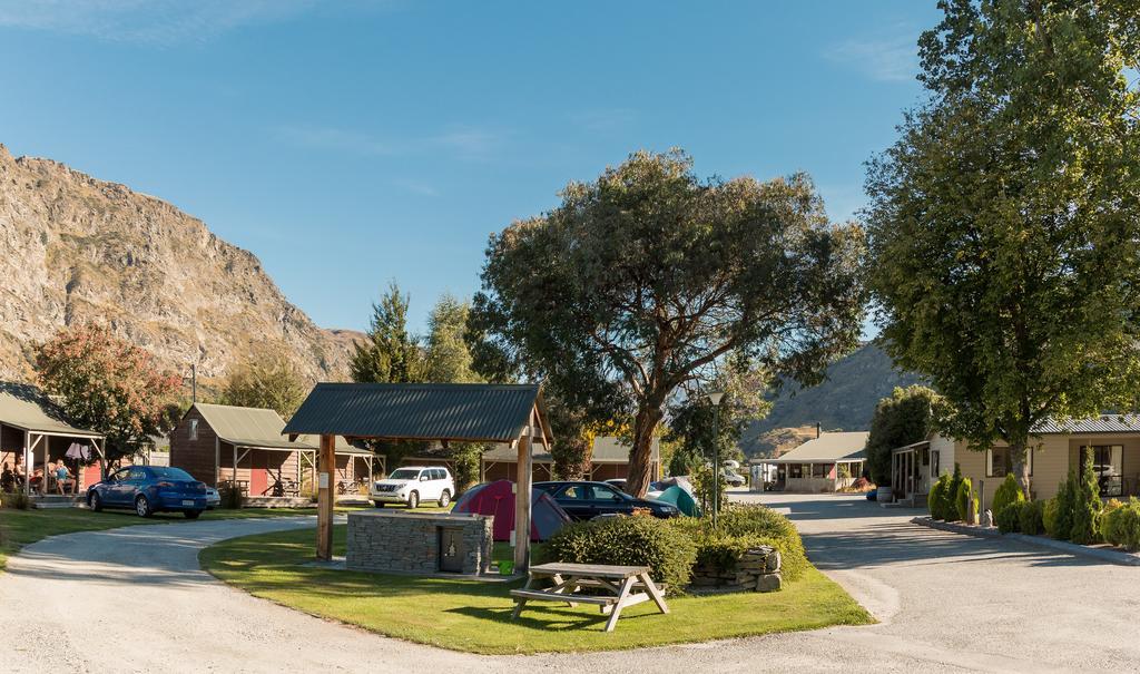 Queenstown Top 10 Holiday Park Экстерьер фото