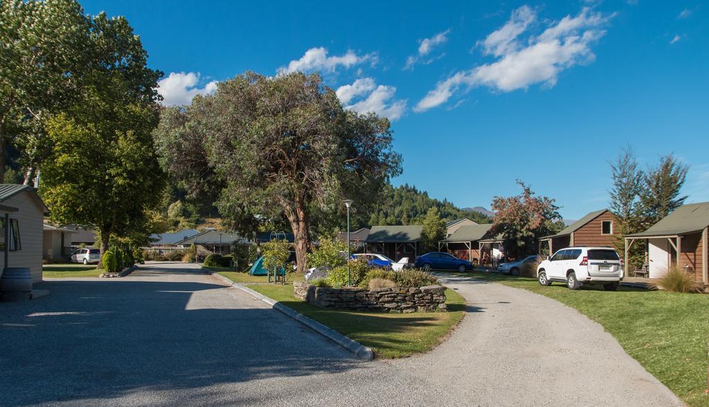 Queenstown Top 10 Holiday Park Экстерьер фото