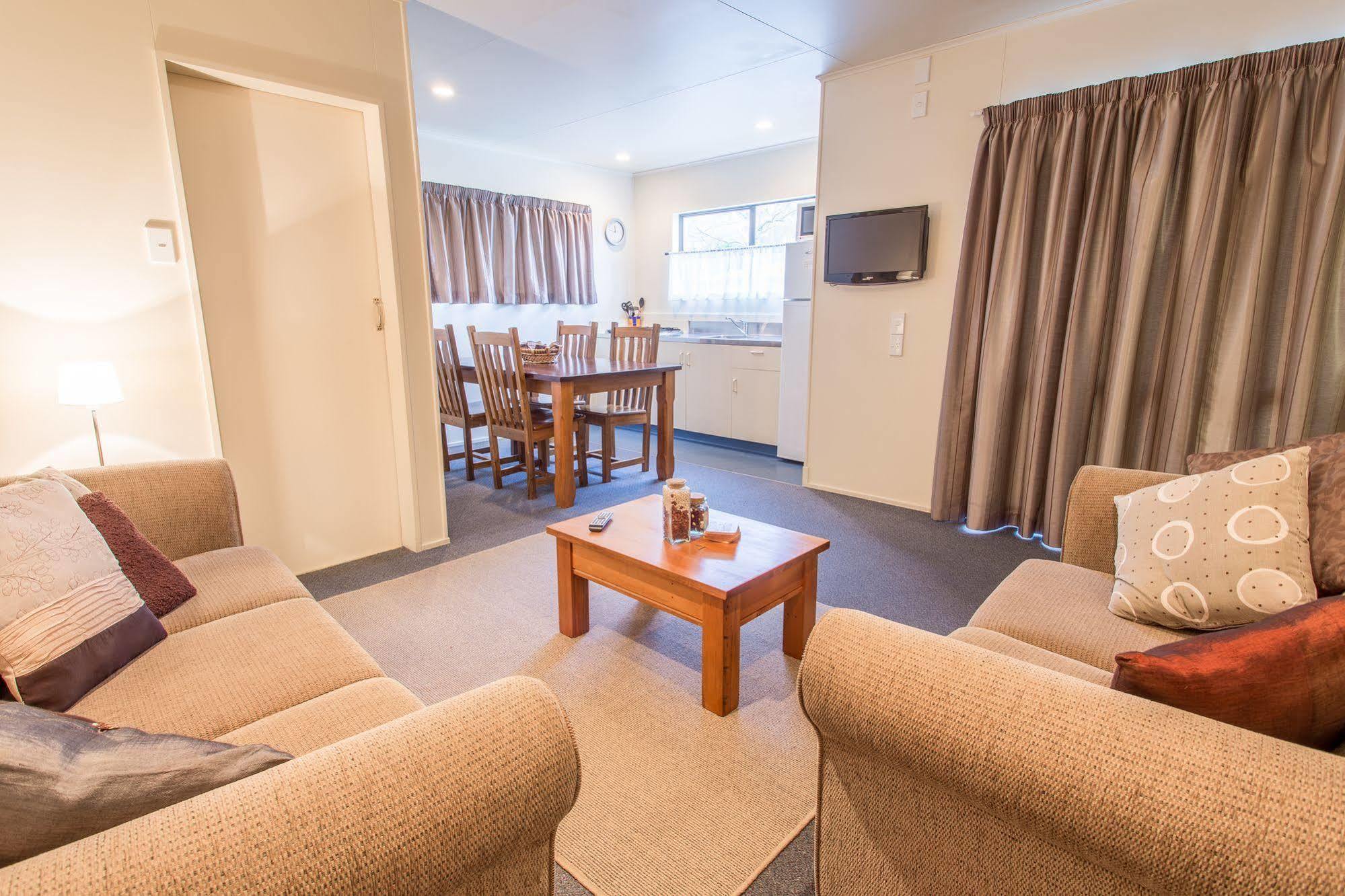 Queenstown Top 10 Holiday Park Экстерьер фото